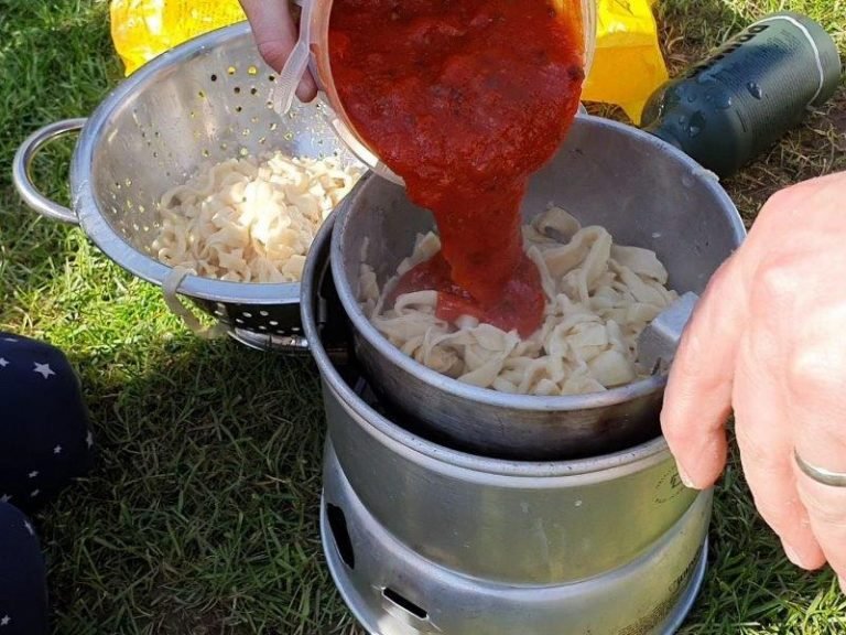 Cooking Lunch in the Garden: Avoiding Corona Boredom